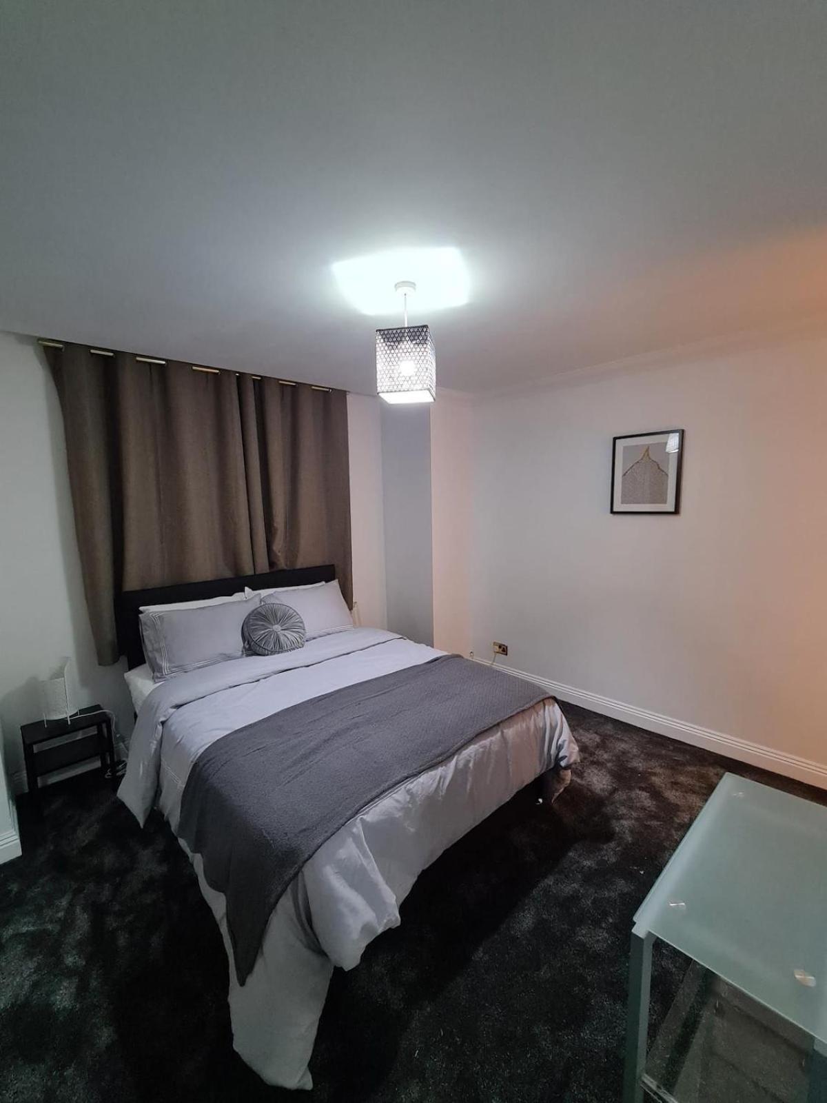Apartment Luxurious 3 Bed Flat In Kilburn *